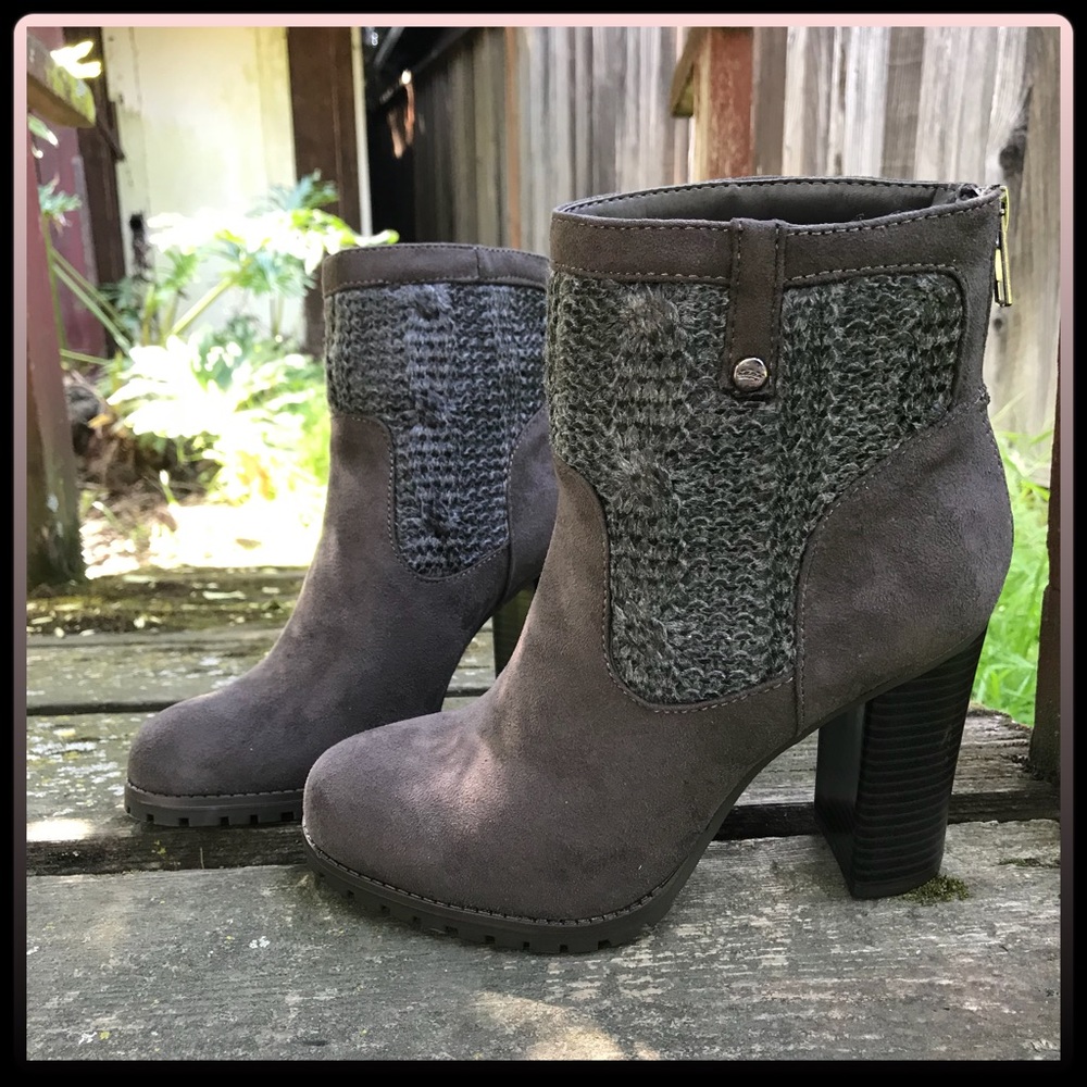 ❌SOLD❌🎉 HP! 🎉 Juicy Couture grey booties - Picture 2 of 5